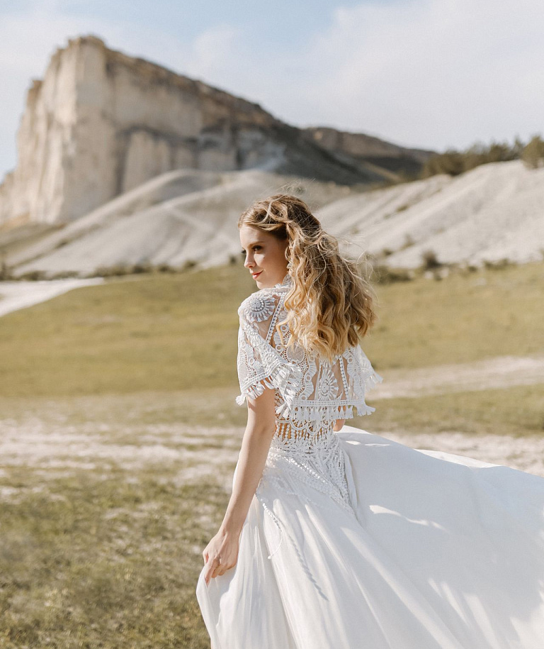 Нежное свадебное платье в стиле бохо