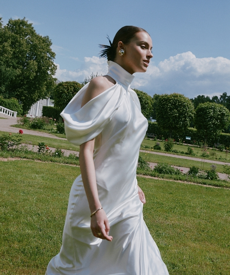 Свадебное платье русалка под горлышко и с открытой спиной