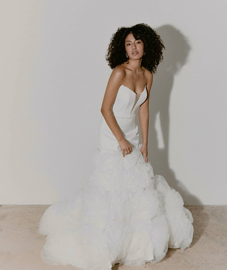 Торжественное свадебное платье из ткани Саншайн