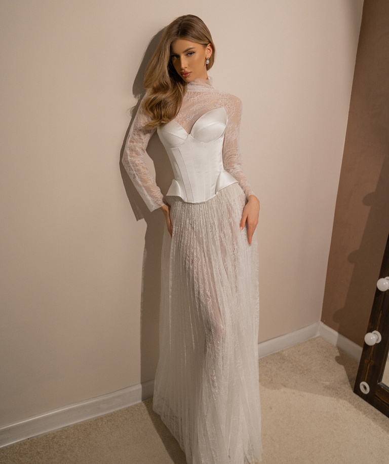 Свадебный комплект из нежного кружева шантильи