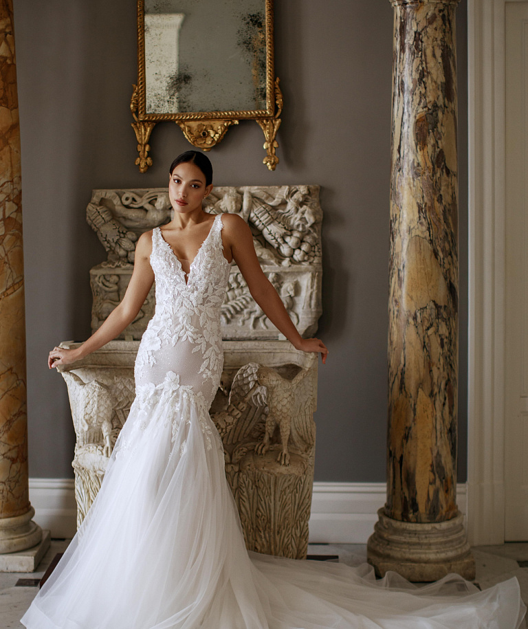 Роскошная кружевная русалка с открытой спиной