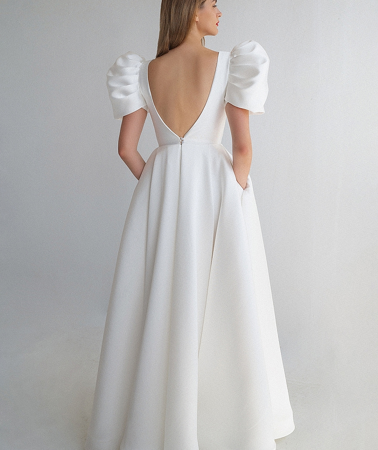 Свадебное платье из микадо с рукавами фонариками