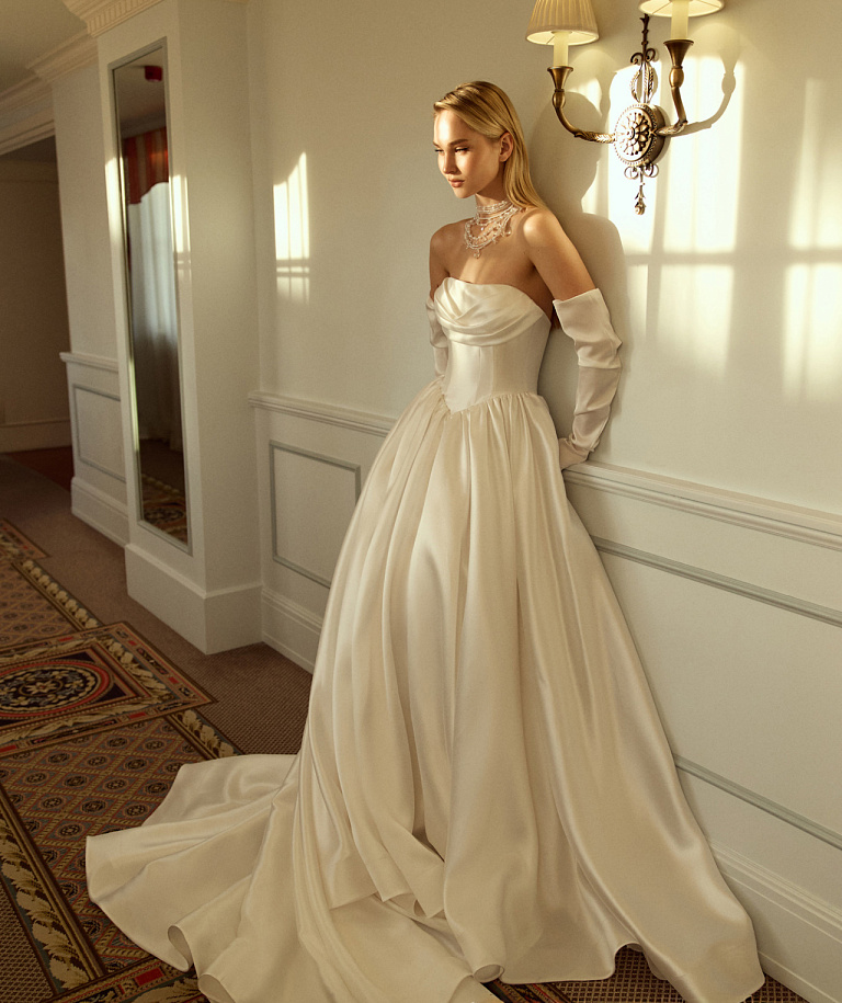 Свадебное платье в стиле принцесса из микадо