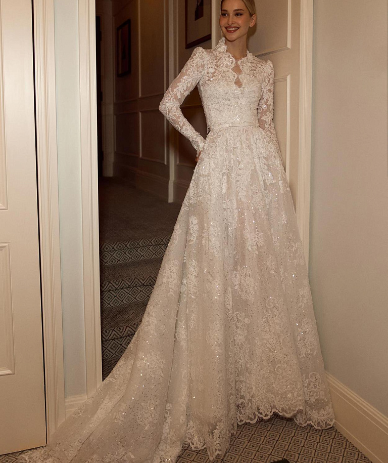 Пышное кружевное свадебное платье со съемным болеро