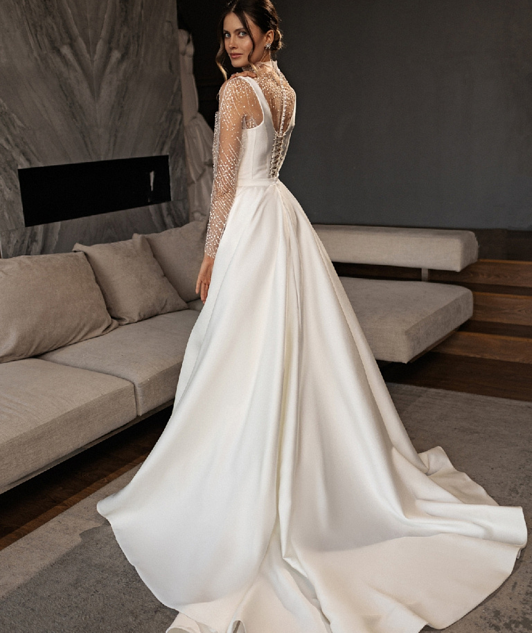 Элегантное свадебное платье из микадо