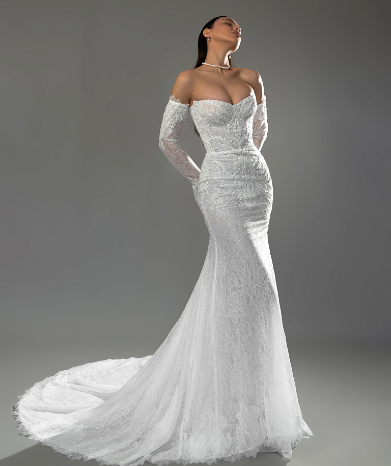 Кружевное свадебное платье русалка с рукавами и декольте