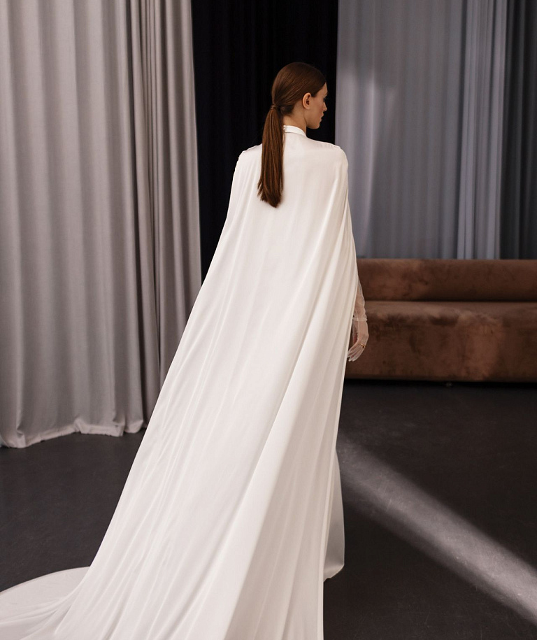 Облегающее свадебное платье из шёлк сатина