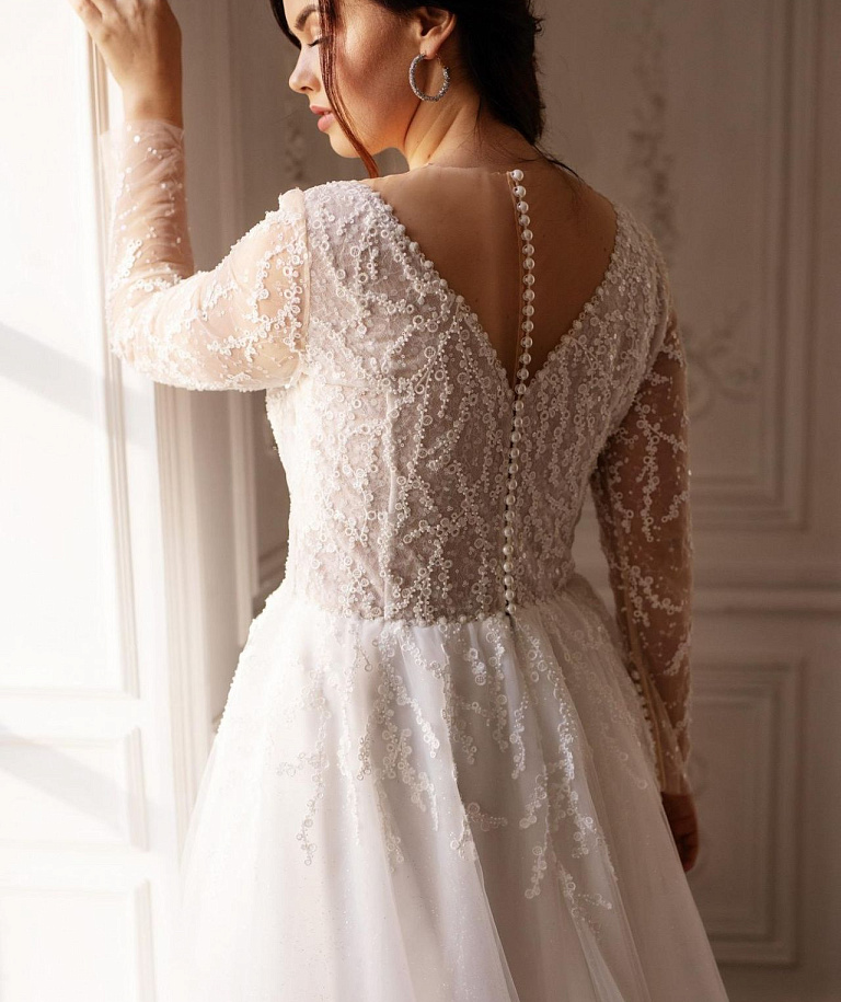 Свадебное платье для полных девушек с рукавами