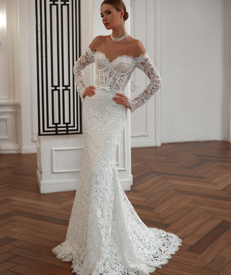 Белое кружевное свадебное платье рыбка с рукавами