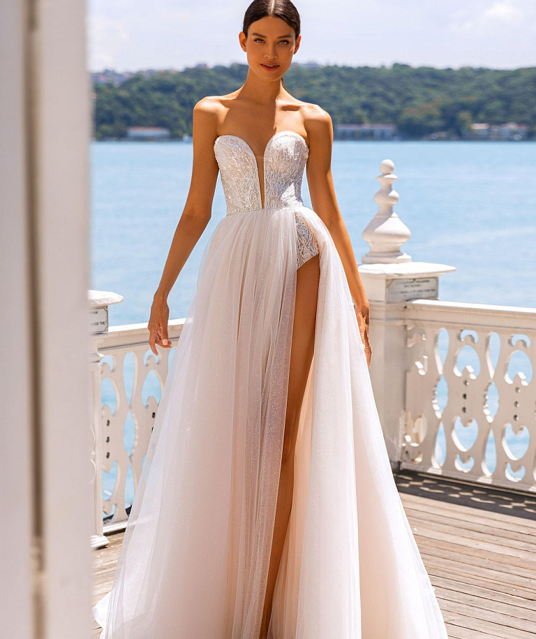 Соблазнительное свадебное платье