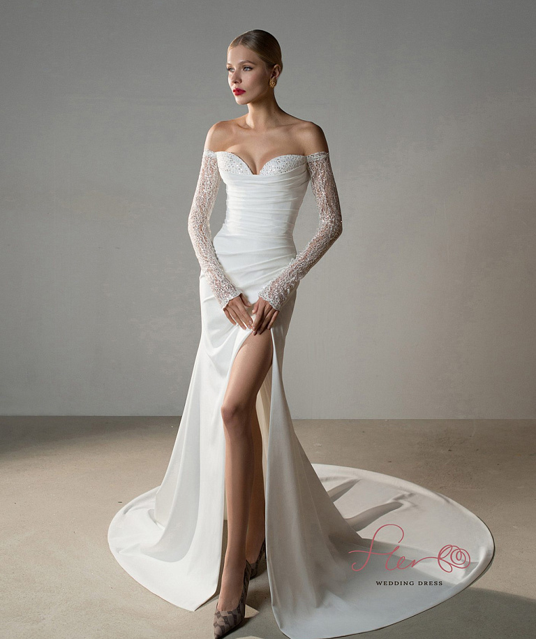 Атласное свадебное платье рыбка с рукавами