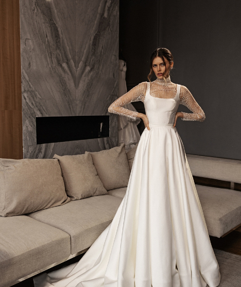 Элегантное свадебное платье из микадо