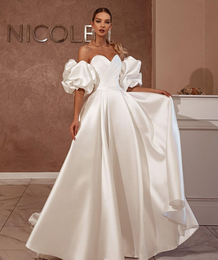 Белое свадебное платье с рукавами буфами