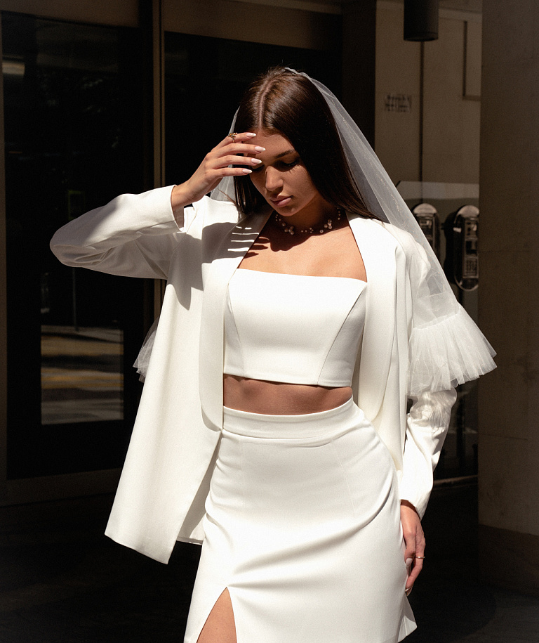 Свадебный костюм-тройка с юбкой