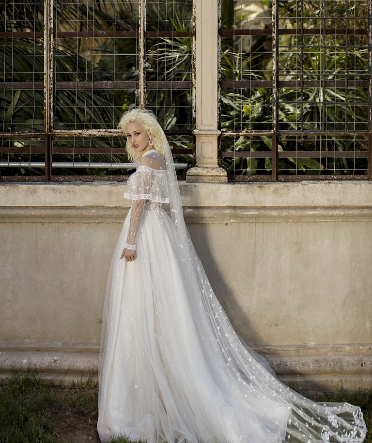 Полностью кружевная свадебная фата
