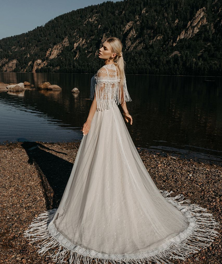 Этническое свадебное платье со съемным болеро