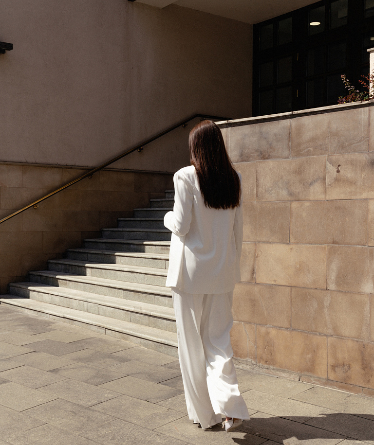 Брючный свадебный костюм тройка для невесты