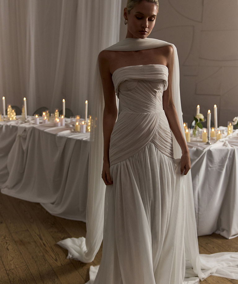 Дизайнерское стильное платье с летящей юбкой