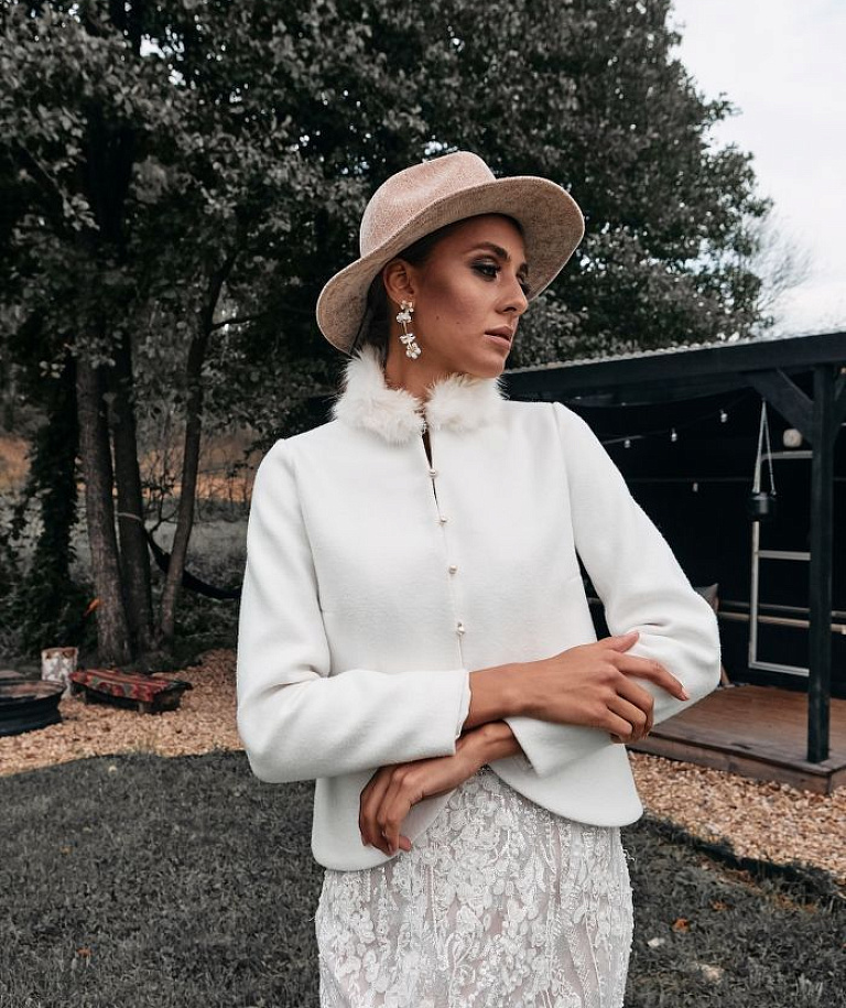 Удлиненный свадебный жакет