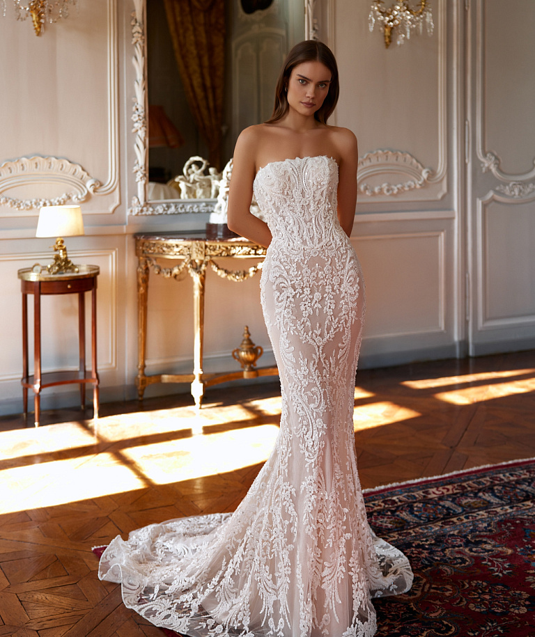 Кружевное свадебное платье рыбка с открытыми плечами