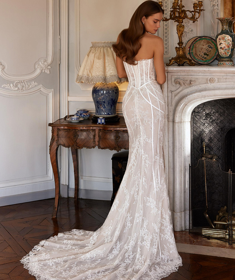 Стильная кружевное свадебное платье рыбка