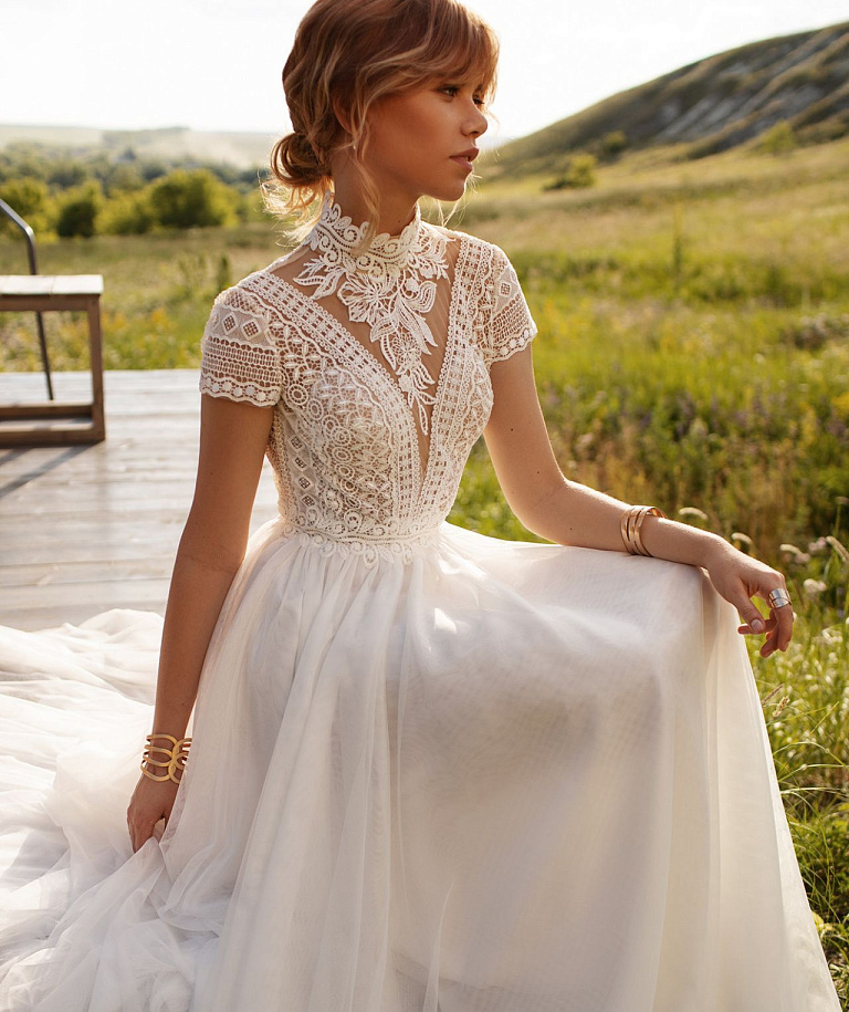 Закрытое свадебное платье в стиле бохо
