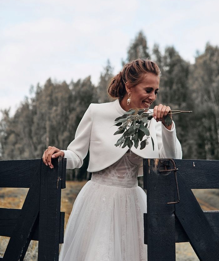 Укороченный свадебный жакет