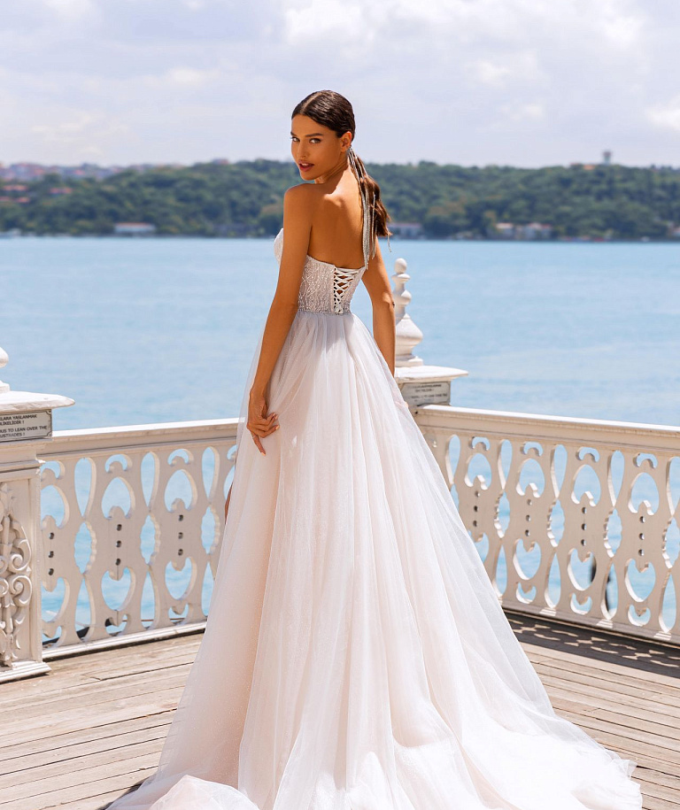 Соблазнительное свадебное платье