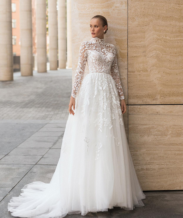 Свадебное платье с кружевным верхом и рукавами