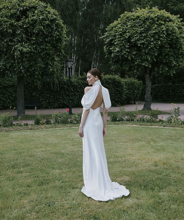 Свадебное платье русалка под горлышко и с открытой спиной