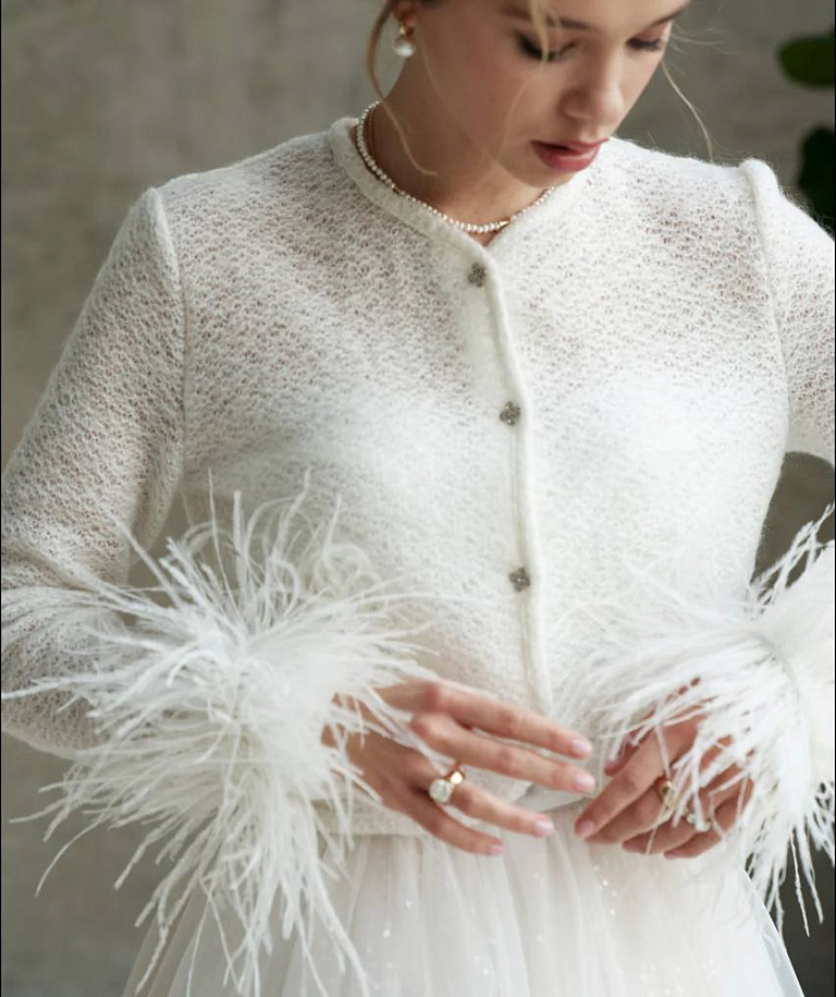 Шерстяной кардиган с перьями