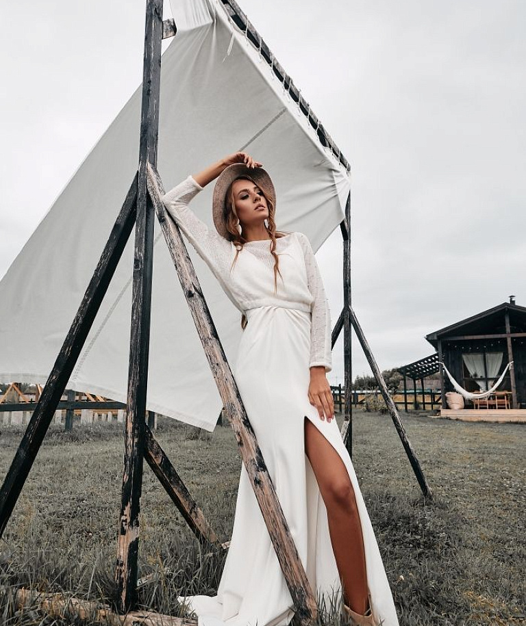 Шерстяной свитер с жемчугом