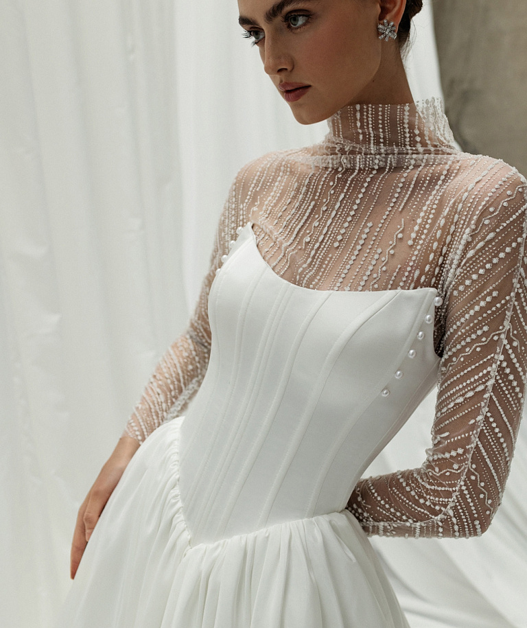 Атласное свадебное платье принцесса с болеро