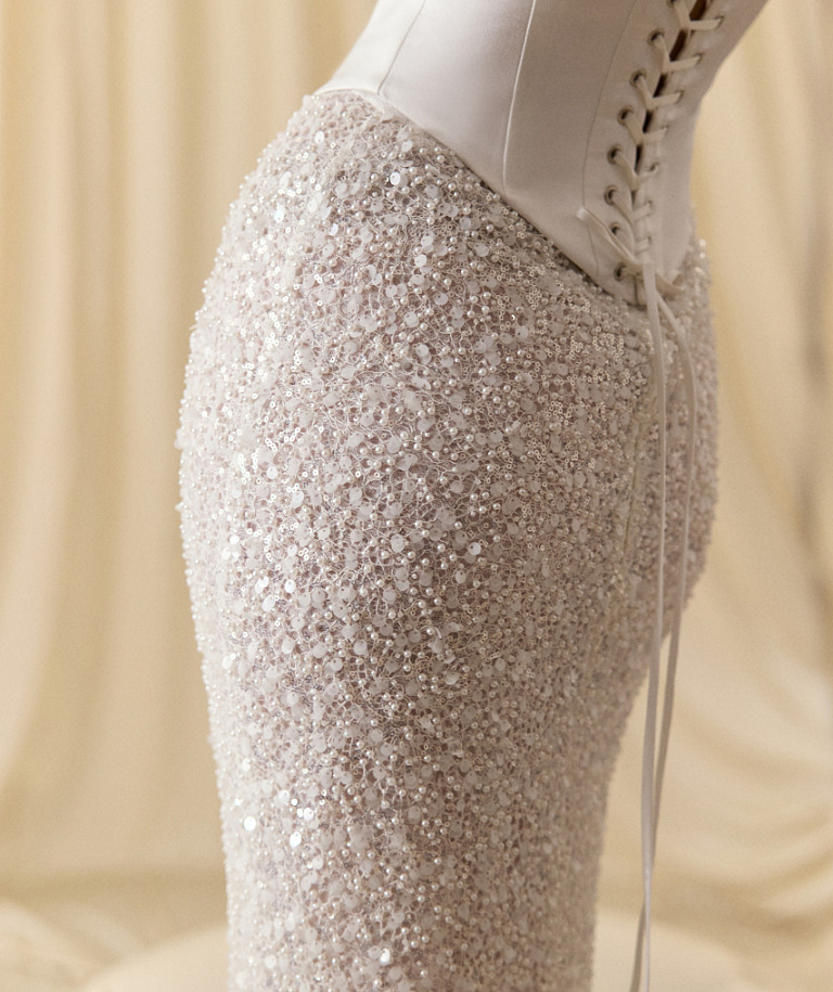 Свадебный комплект с атласным корсетом и юбкой из пайеток