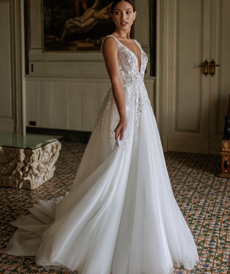 Свадебное платье с красивым корсетом