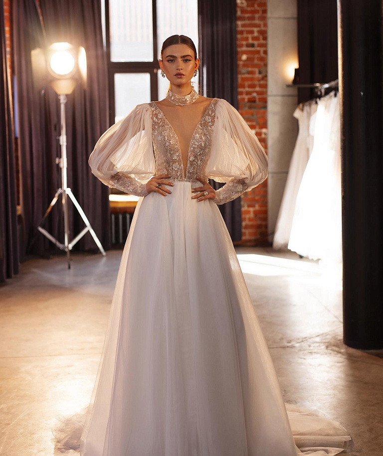 Нежное свадебное платье с объемными рукавами