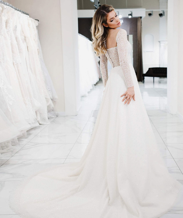 Свадебное платье с красивым мерцанием