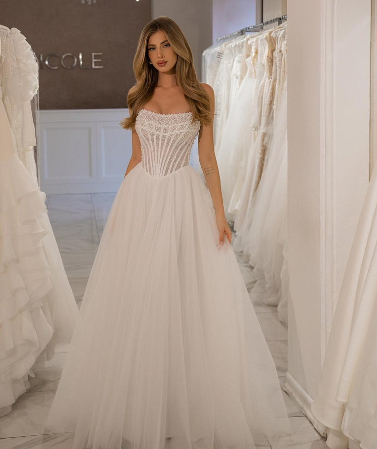 Свадебное платье расшитое жемчужинами