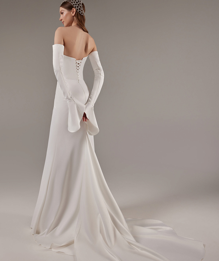 Русалка из атласа-стрейчас со съемными рукавами-клешь