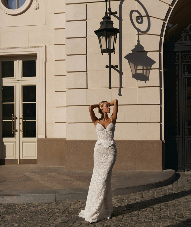 Кружевной свадебный комплект с корсетом