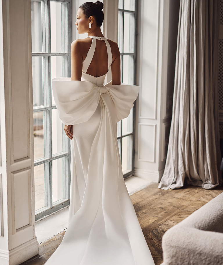 Свадебное платье с вырезом американка