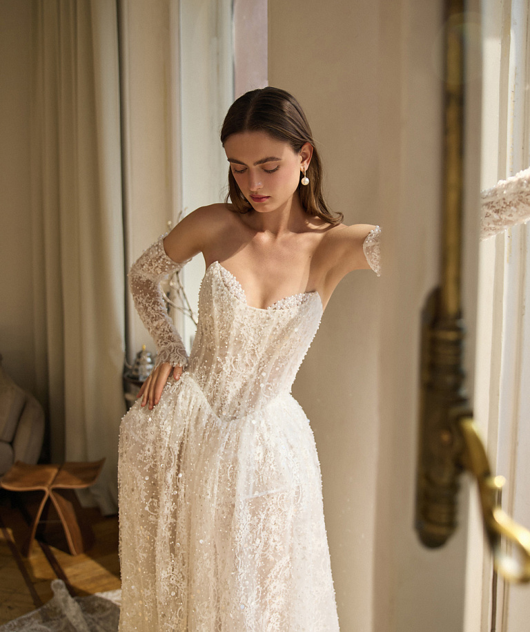 Свадебное платье с пышной юбкой в стиле Рококо