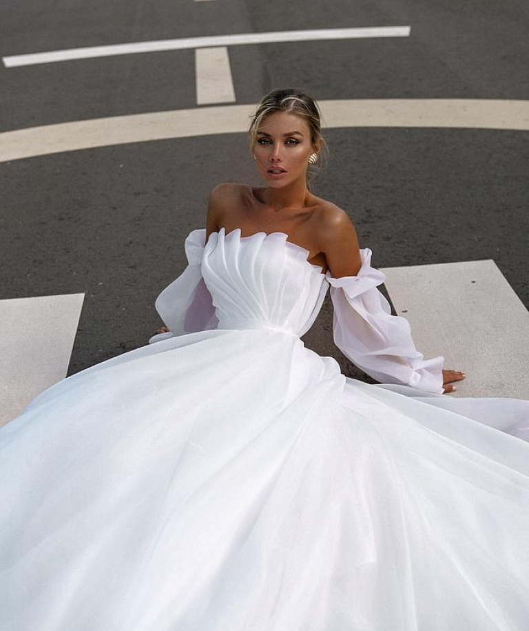 Свадебное платье из шифона с драпировкой