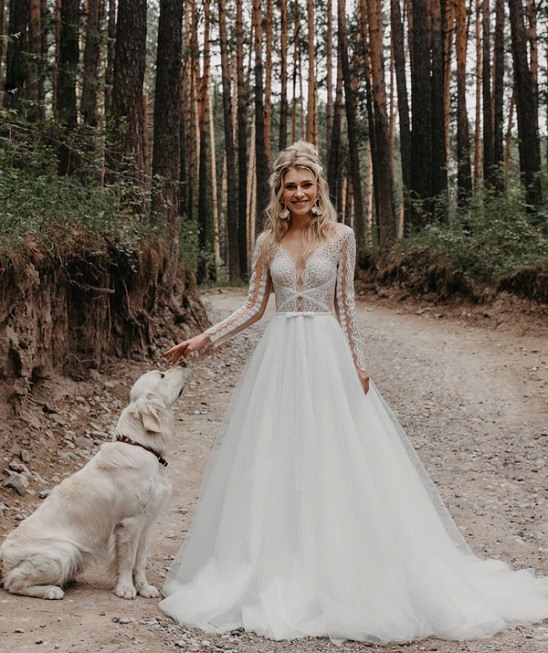 Легкое кружевное свадебное платье