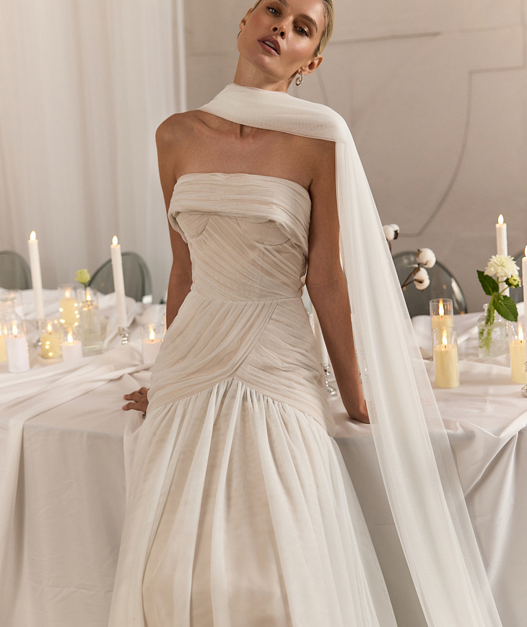 Дизайнерское стильное платье с летящей юбкой