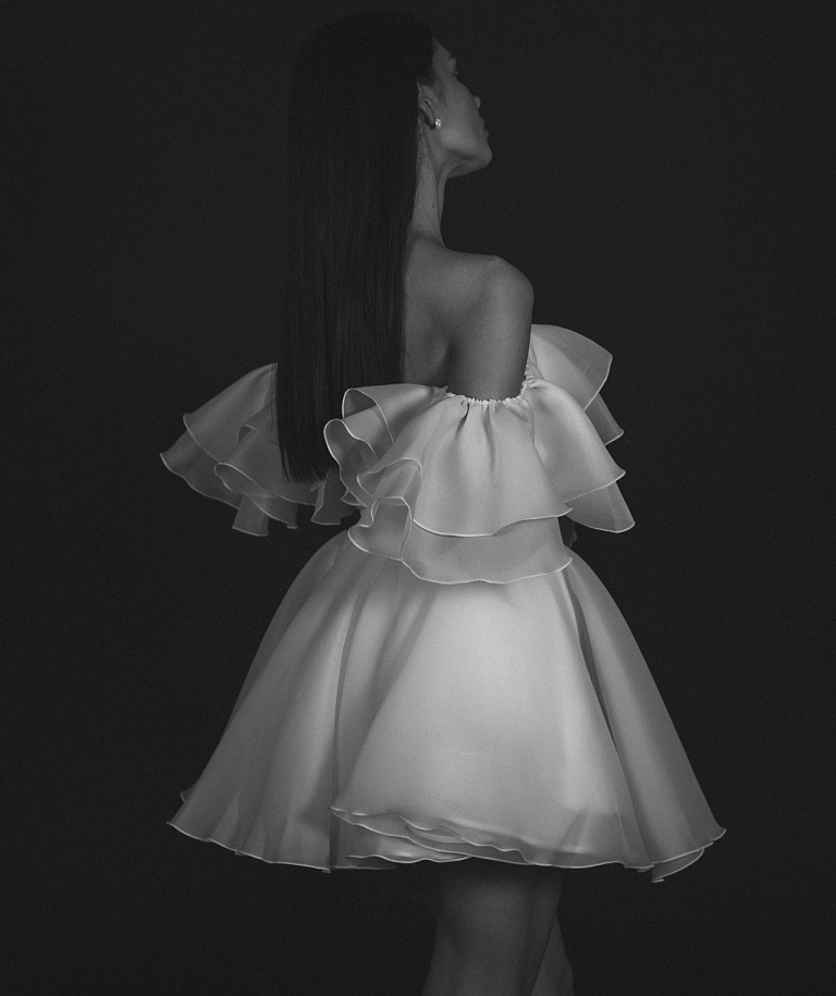 Воздушное свадебное платье мини