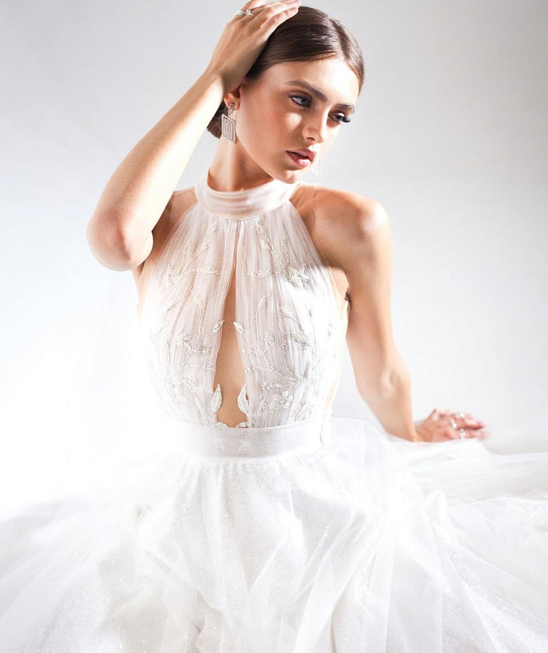 Красивое свадебное платье под горлышко