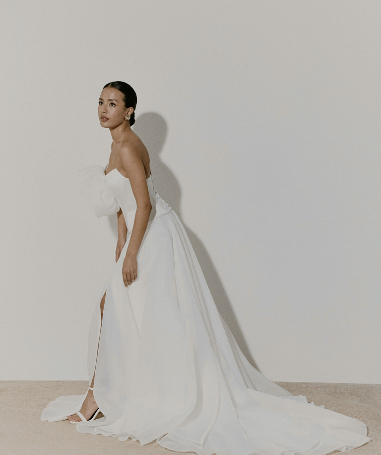 Свадебный компект из приталенного корсета и юбки