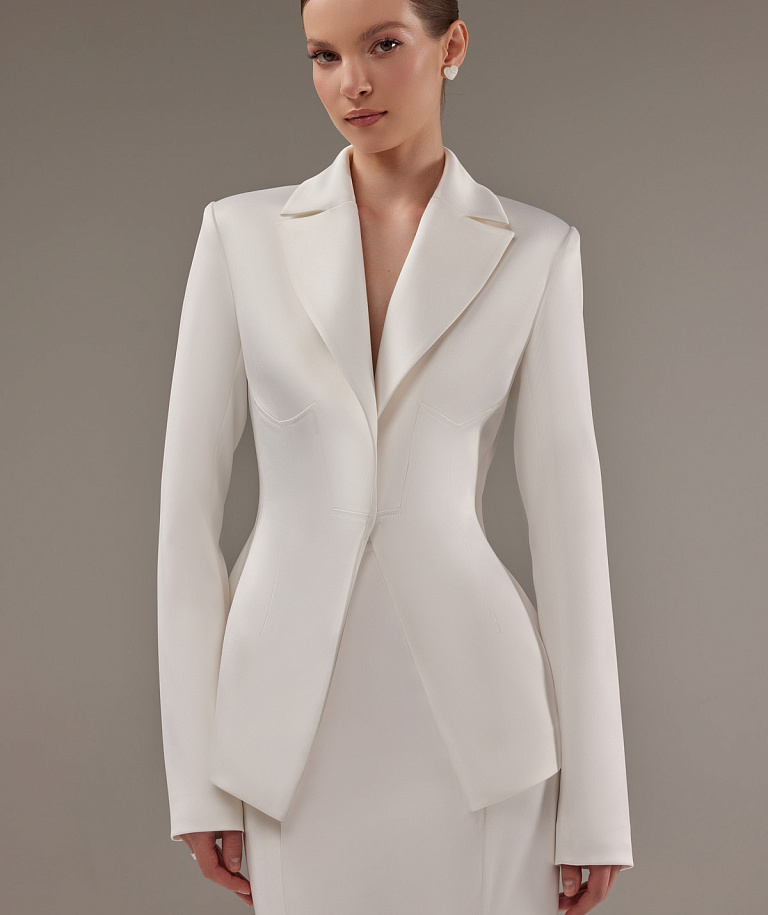 Свадебный костюм из атласа с юбкой-карандаш