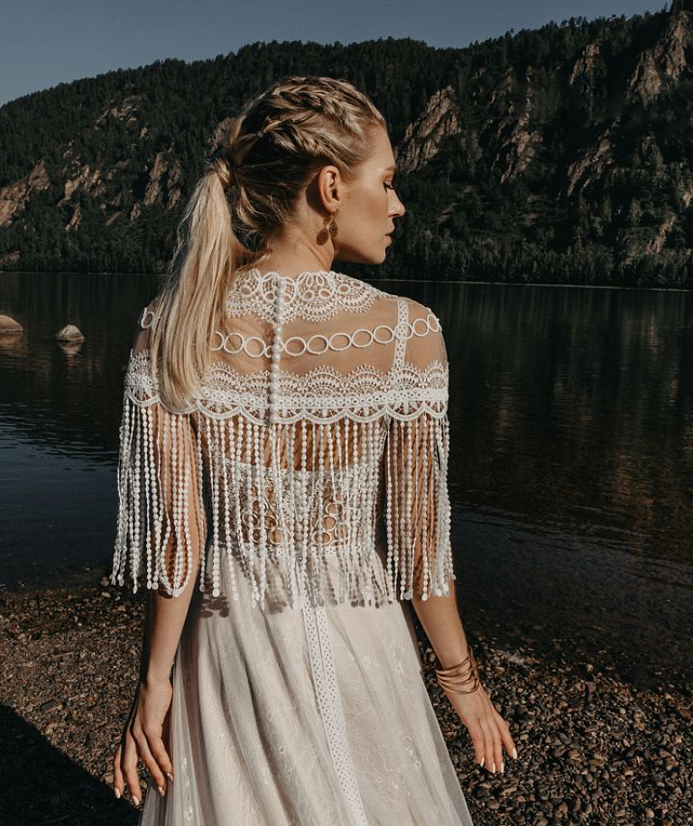 Этническое свадебное платье со съемным болеро